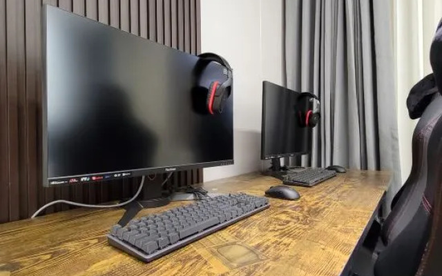 Peak Top E-sports Hotel (Puxing Highway)