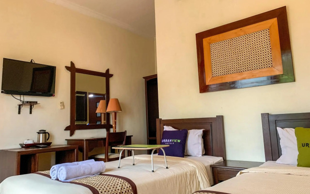 OYO 261 Sasono Putro Guest House