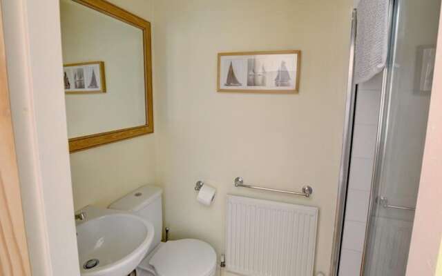Modern Apartment Near the Estuary of the Mawddach River