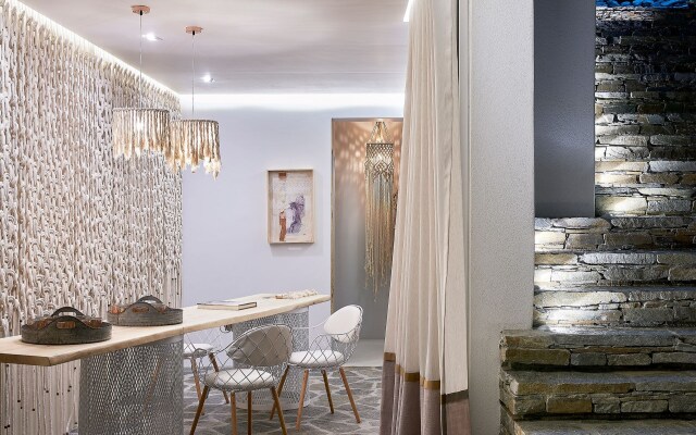 Canal Suites
