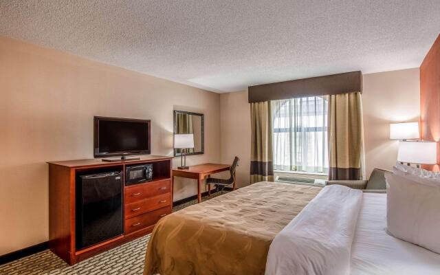 Country Inn & Suites by Radisson, Muskegon, MI