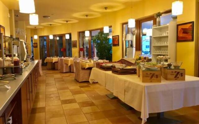 Hotel Slunecna Louka