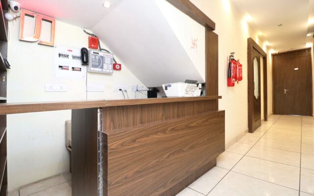 Hotel Jeevak by OYO Rooms