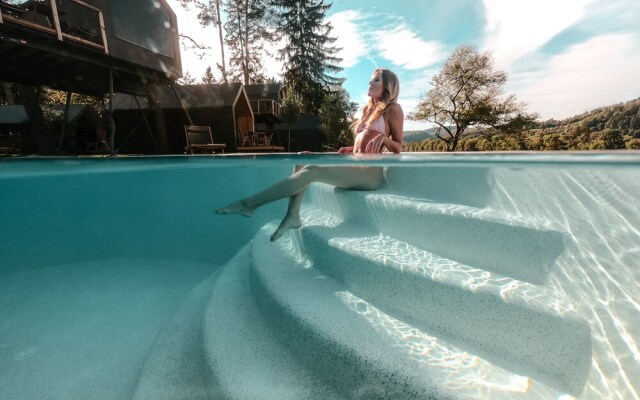 Luxury Glamping Chocolate Village