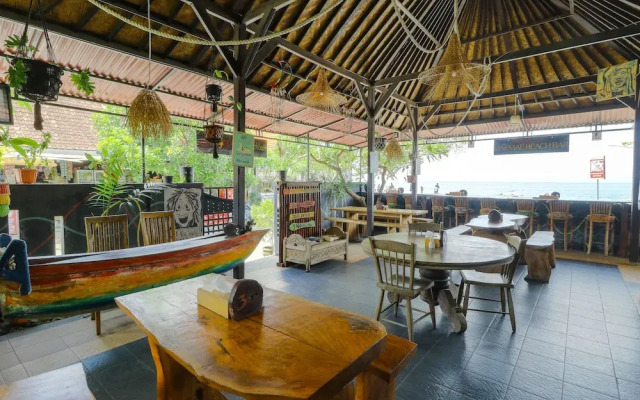 Maemae Beach House