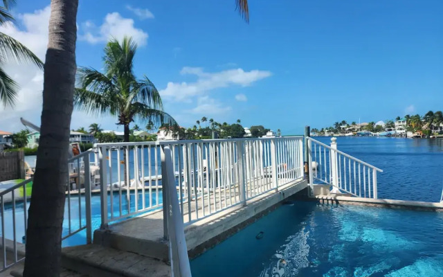 Palm Tree Cove Resort