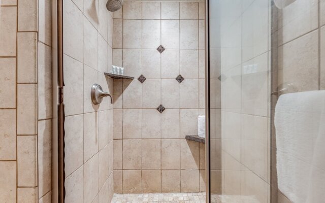 Papakea #f108 1 Bedroom Condo by RedAwning