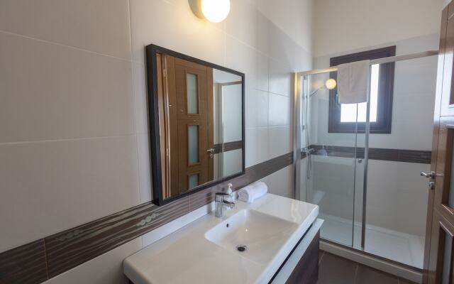 Protaras Holiday Villa Pa7 Private 7 Bedroom Villa