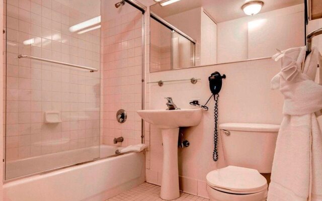 Global Luxury Suites at Summer Street