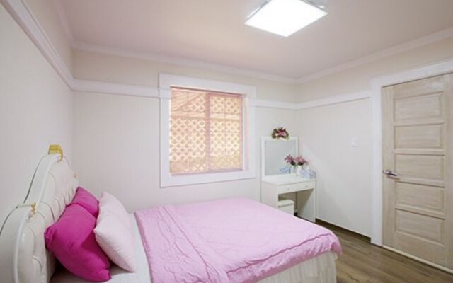 Hoengseong Forest Green Wall Pensiion