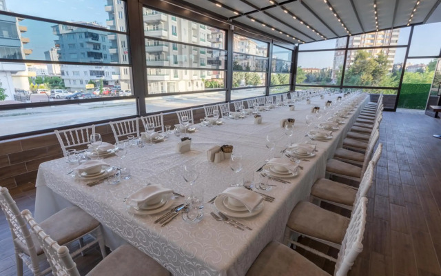 Shimall Hotel