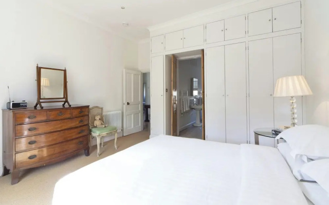 Bassett Road IV by Onefinestay