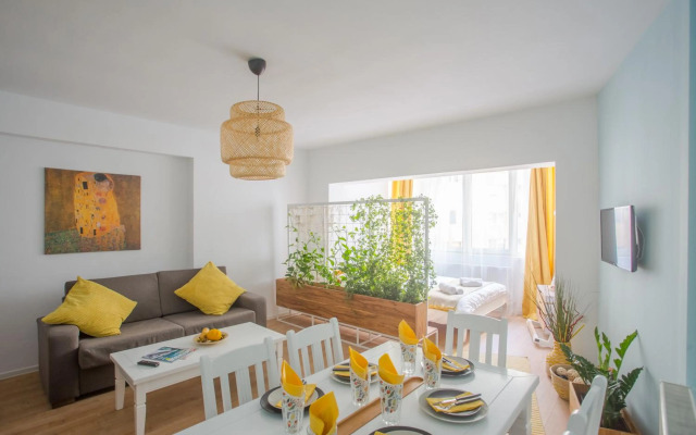 Central Garden by CityLife Suites