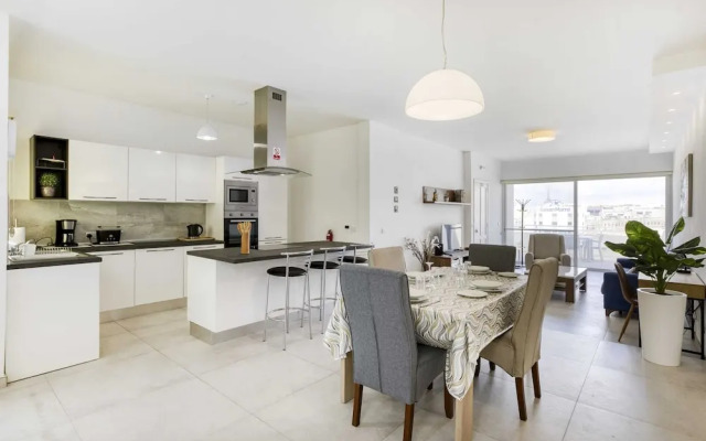 Gzira Penthouse