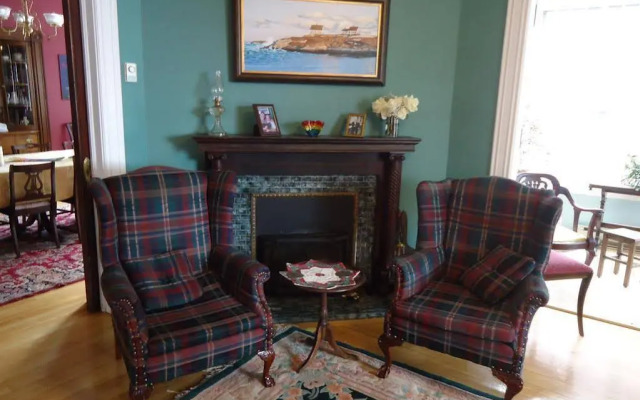 Mahogany Manor Bed & Breakfast