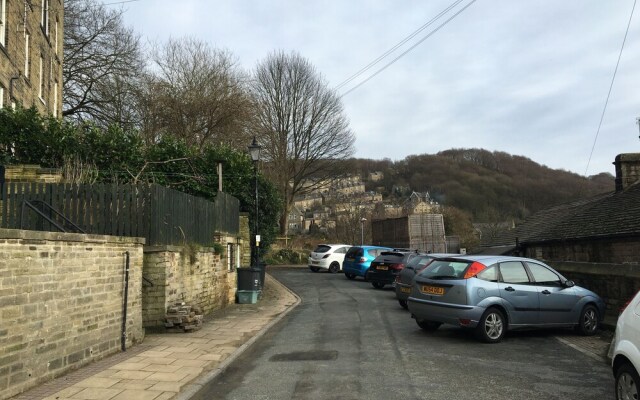 Inviting 2-Bed House in Hebden Bridge