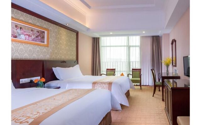 Vienna Hotel ( Shenzhen Fuyong Bridge Branch)