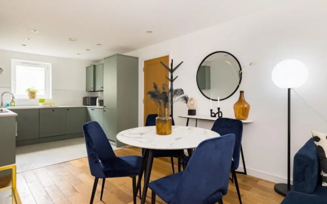 The Walworth Hideout - Elegant 2bdr Flat