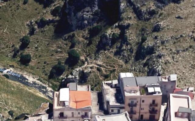 Uno Sguardo Sui Sassi