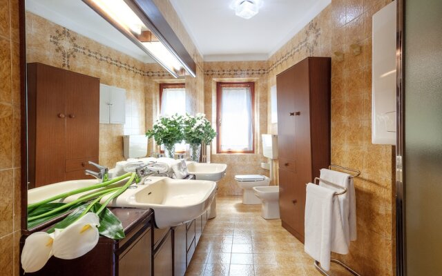Exclusive Palazzo Schifanoia Apartment