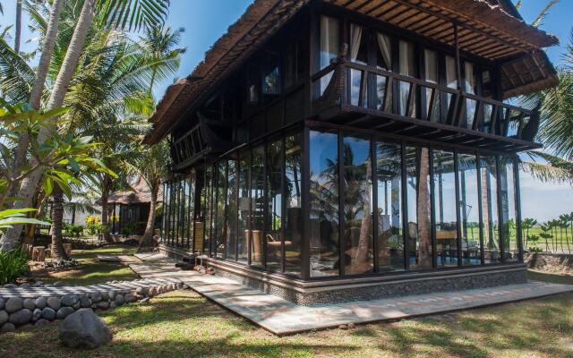 Most Exotic Beachfront Villa Keong