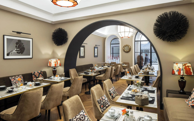 Adriano Hotel