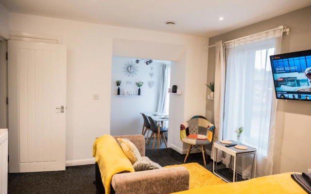 Dealhouse Apartments 11