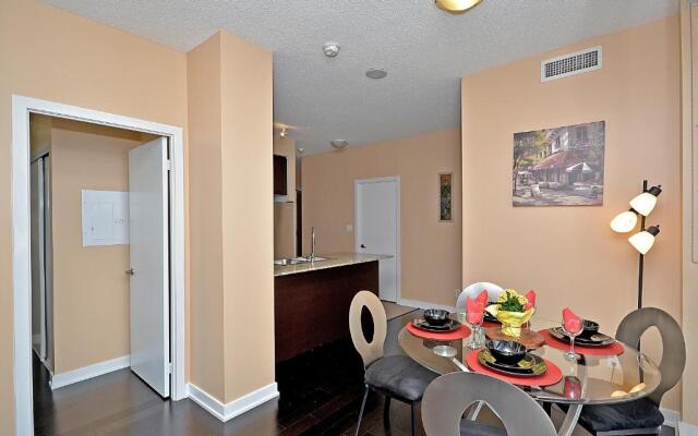 Royal Stays Furnished Apartments - Missisauga City Centre