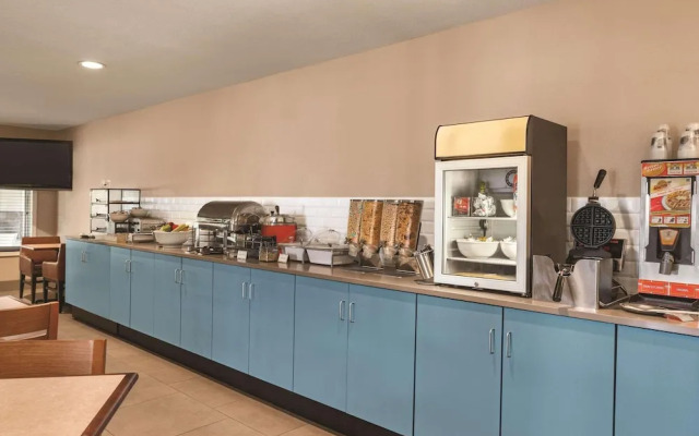 Country Inn & Suites By Carlson, Buffalo, MN