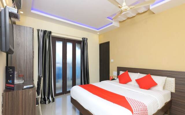 OYO 14037 Central Inn