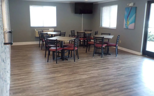 SureStay Hotel by Best Western Norfolk Little Creek