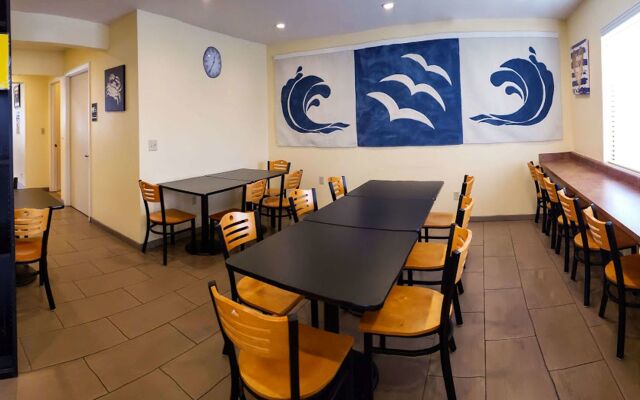 Seabird Lodge