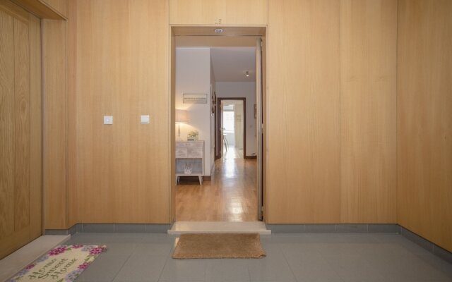 Liiiving in Matosinhos- Seaside Delight Apartment