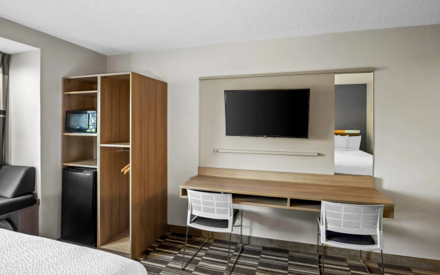 Microtel Inn & Suites by Wyndham Greensboro