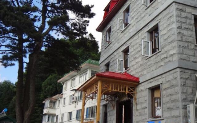 Lushan Dongtian Guesthouse