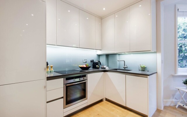 Bright Earls Court Square Apartment - WSN