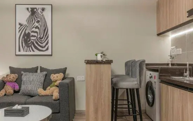 Mr. Robb Hotel (Chongqing West Railway Station)