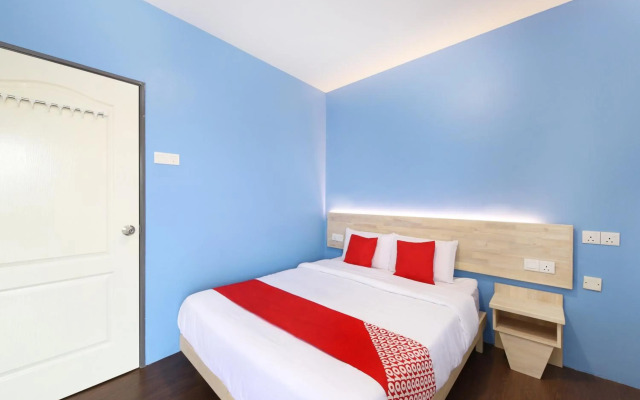 OYO 778 BMW 2 Hotel