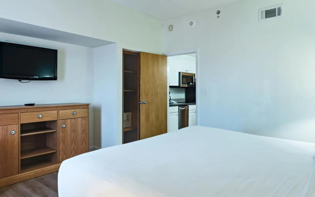 The Atrium Resort, Virginia Beach by Vacatia