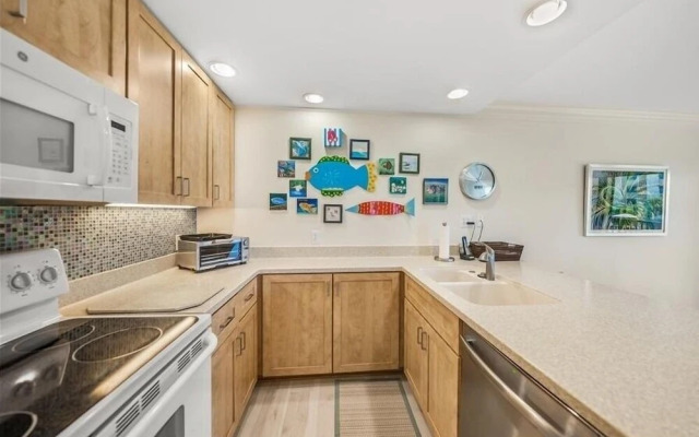 Sea Oats 142 2 Bedroom Home by RedAwning
