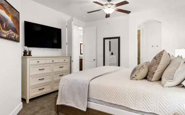 Narrow's Gateway 4 Bedroom Townhouse