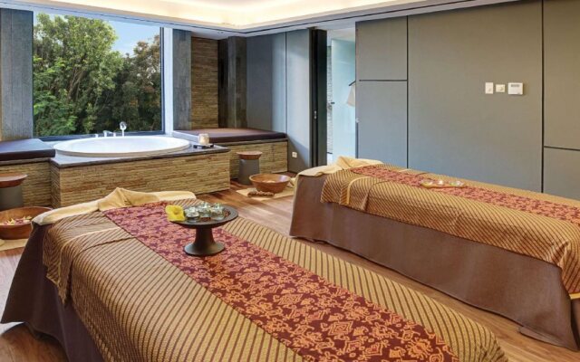 Royal Tulip Gunung Geulis Resort and Golf