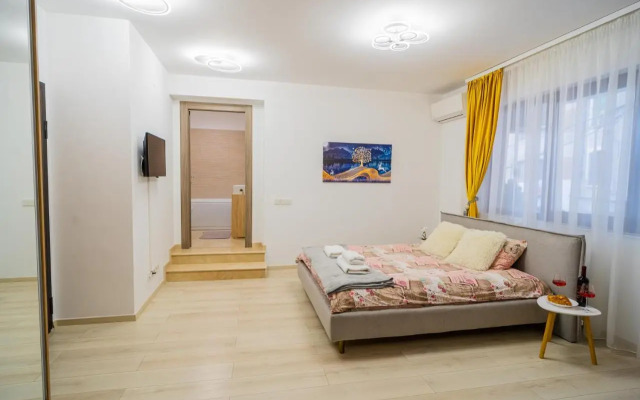 Queen Elizabeth, Ultracentral, Free Parking & AC