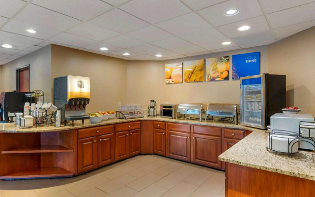 Comfort Inn East