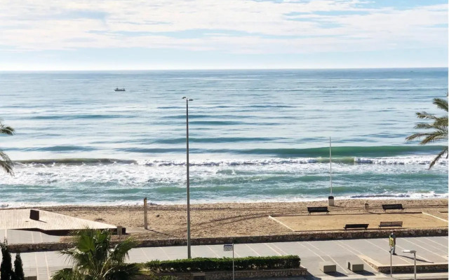 New Stunning Seaview Apartment with lovely balcony