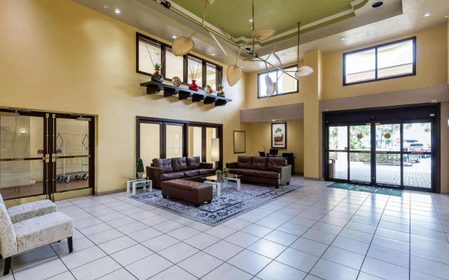 Boca Suites Deerfield Beach, SureStay Collection by BW