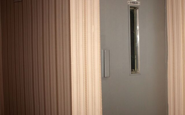 Peracity Hotel