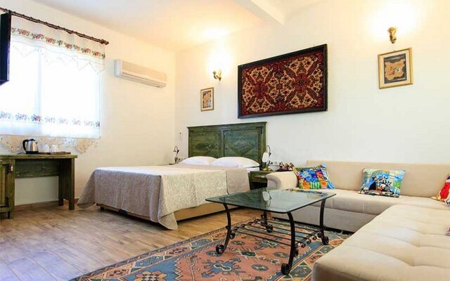 Piramit Hotel
