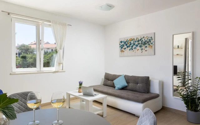Apartments Sandra Solitudo I