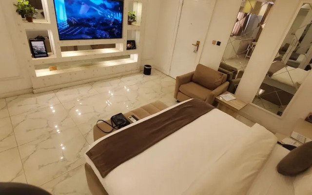 The Palms Hotel